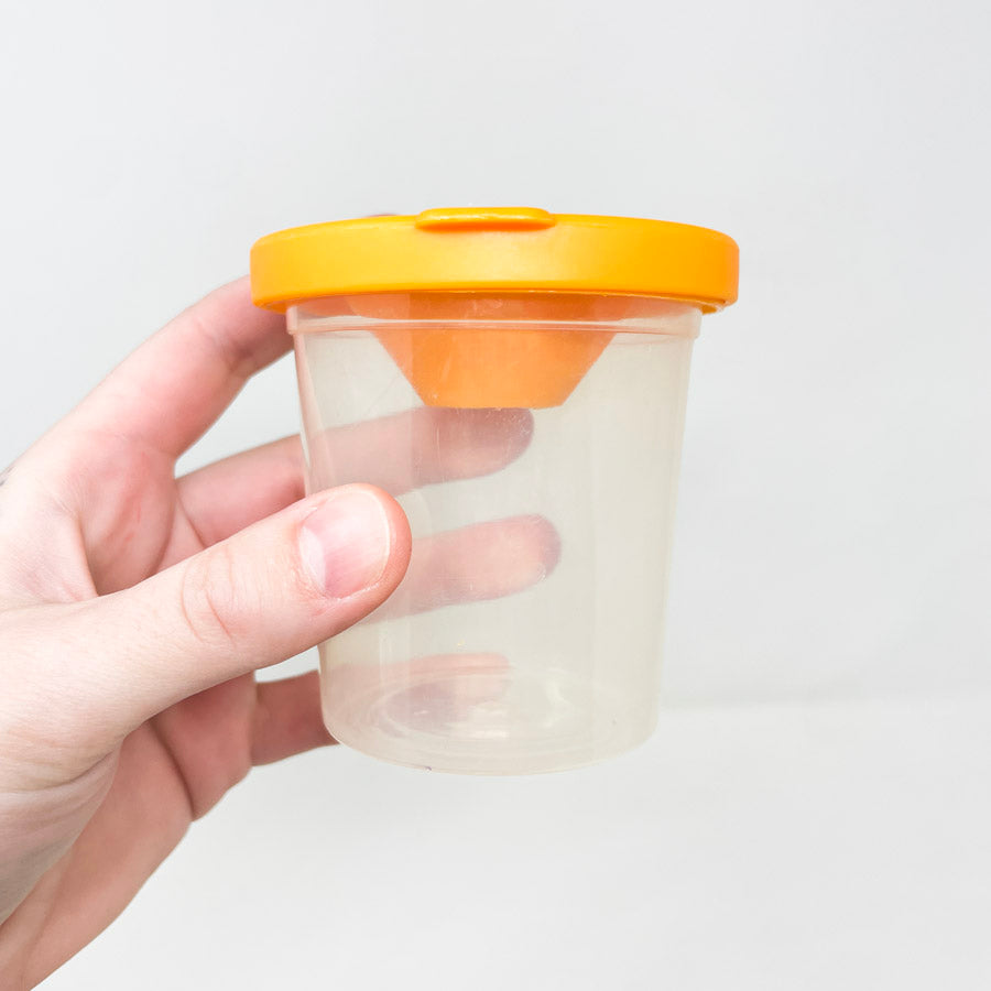 No-Spill Paint Cups