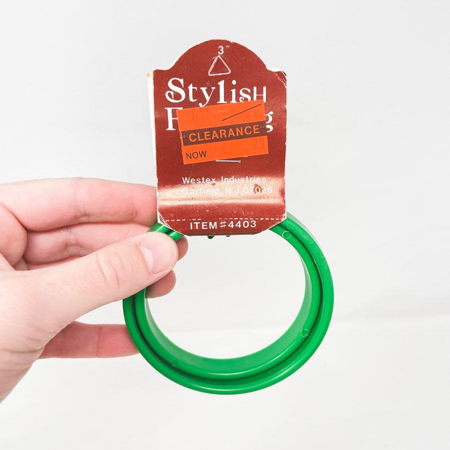 Plastic Embroidery Hoops (1)