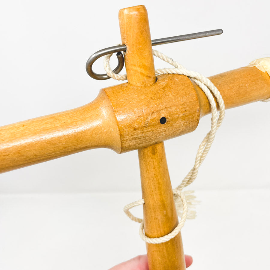 Niddy-Noddy Spinning Tool