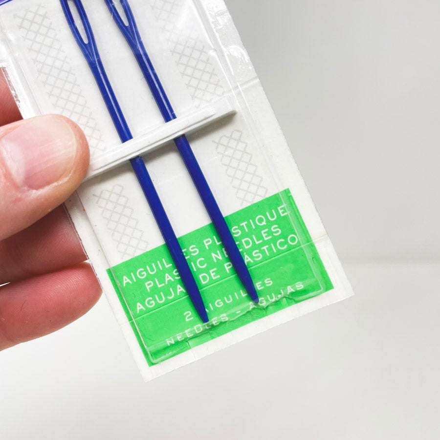 DMC Round End Plastic Needles