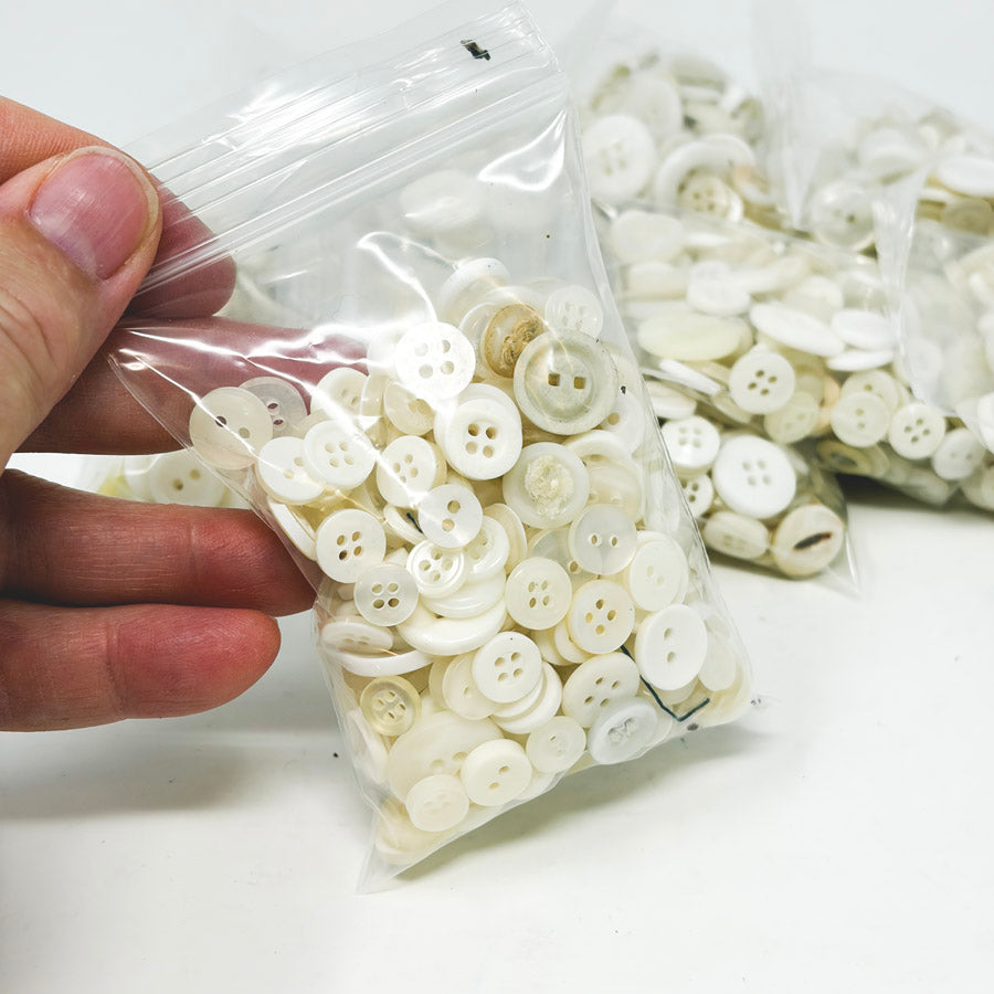 Sm. Bag Asst White Buttons (1)