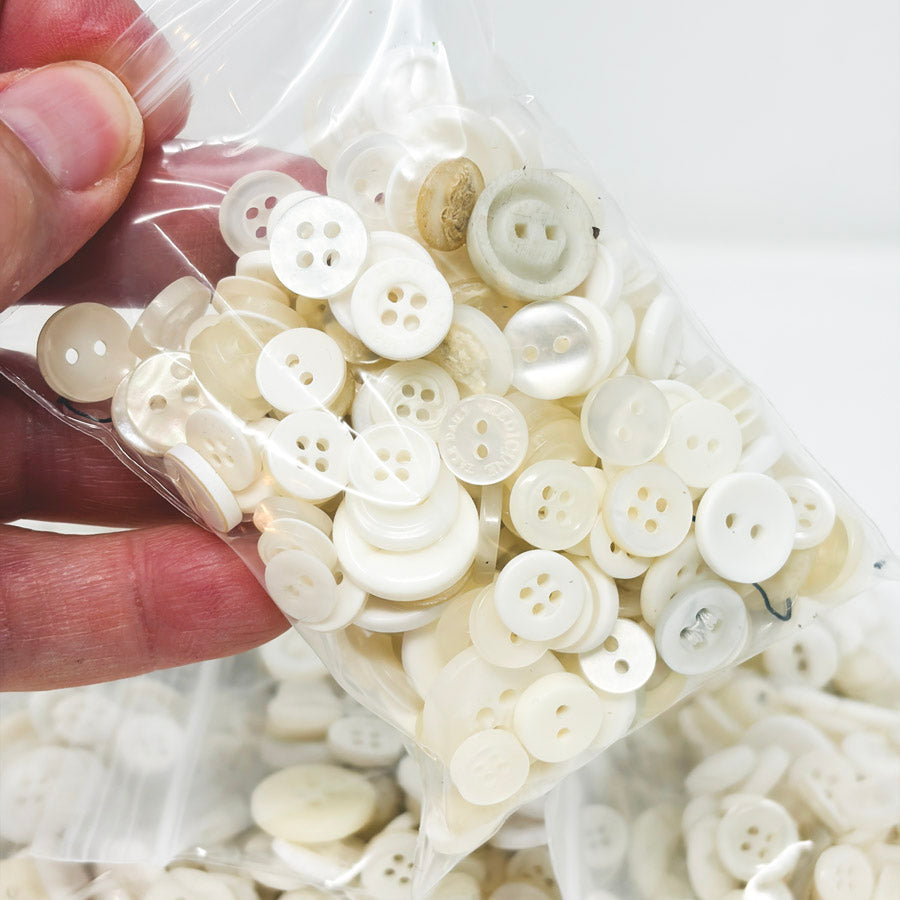 Sm. Bag Asst White Buttons (1)
