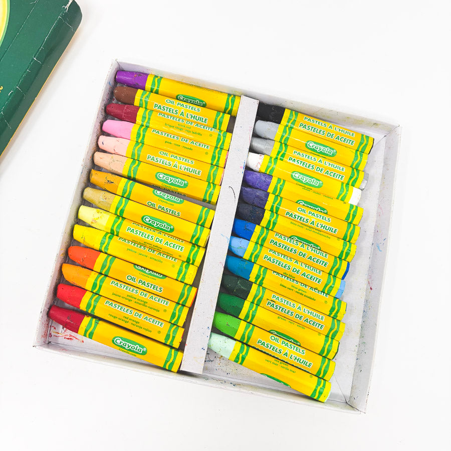 28 Crayola Oil Pastels