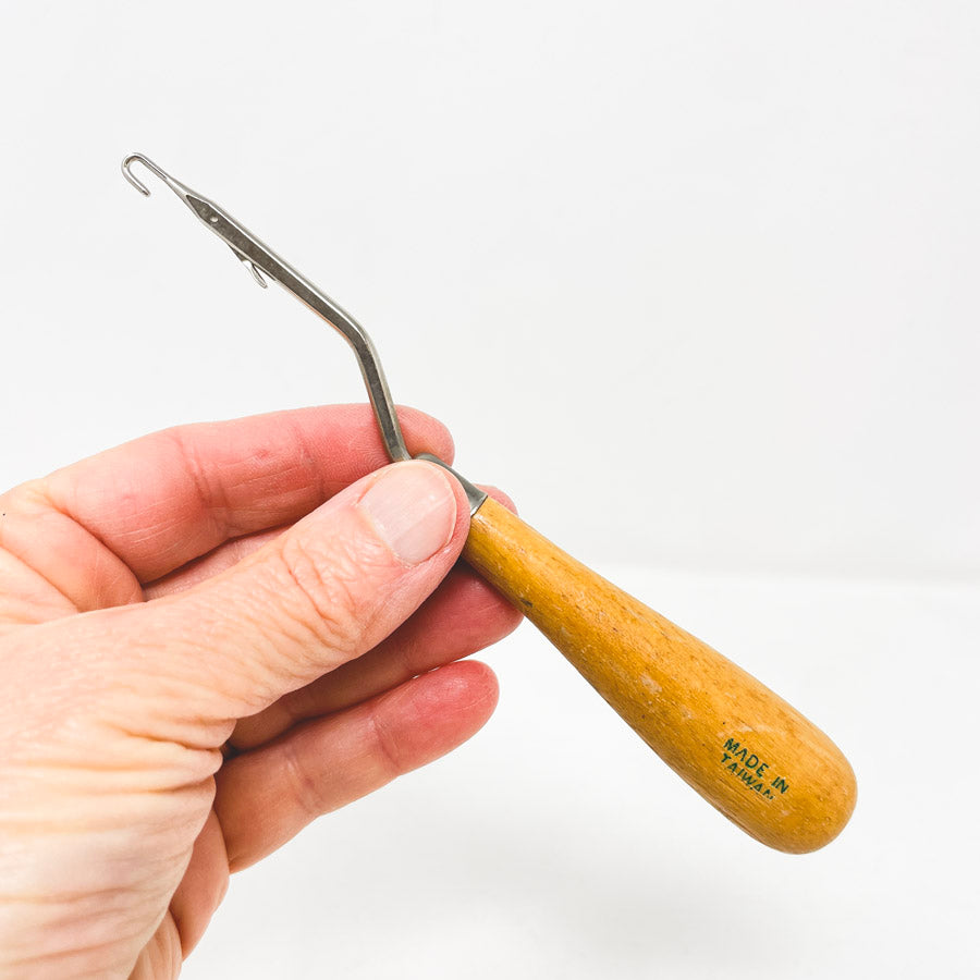 Assorted Rug Latch Hook Tool (1)