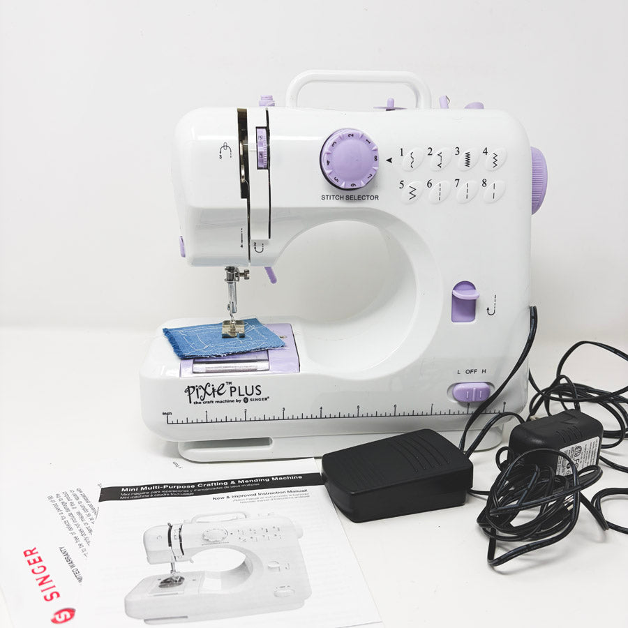 Singer Pixie Plus Sewing Machine – Like New!