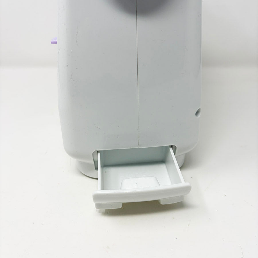 Singer Pixie Plus Sewing Machine – Like New!