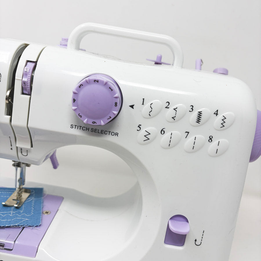 Singer Pixie Plus Sewing Machine – Like New!