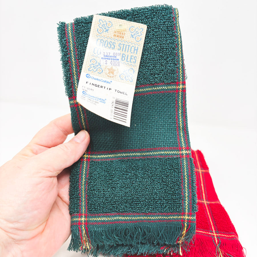 Charles Craft Christmas Fingertip Towels