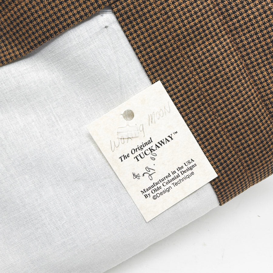 Hanging Banner By The Original Tuckaway