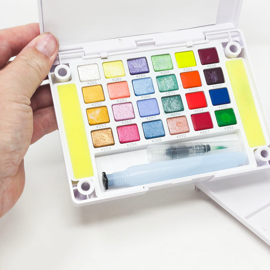 Sakura Koi Watercolor Half Pan Field Kit
