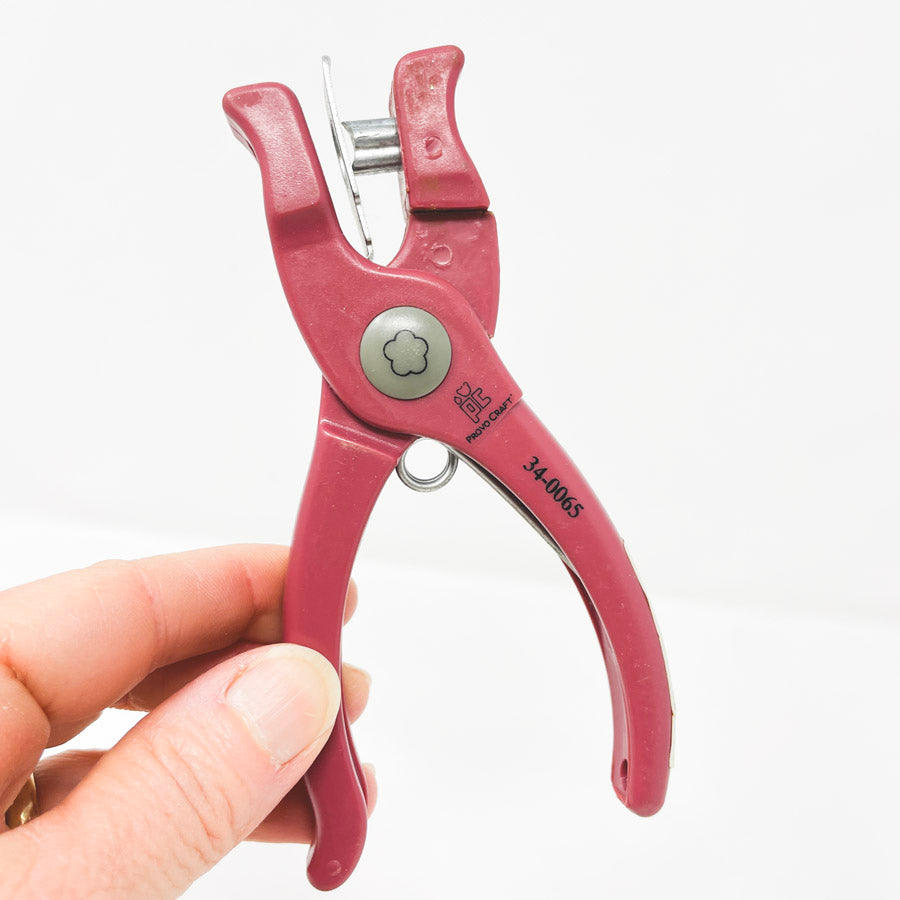 Provo Craft Flower Shape Hole Punch