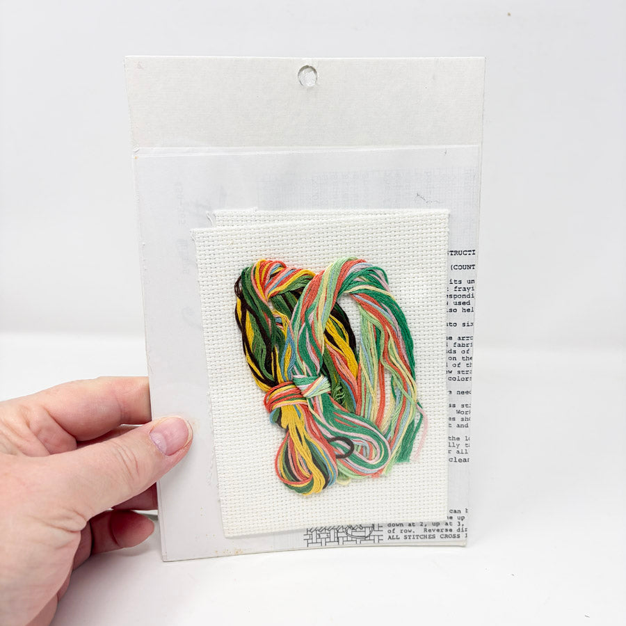 Flowers – LynnCraft Weekend Cross Stitch Kits