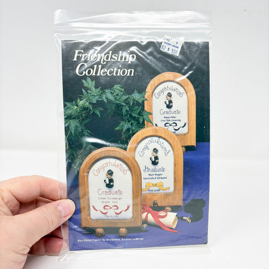 Friendship Collection – The Dutch Touch Cross Stitch Pattern with Figure