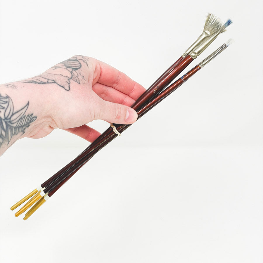 Bundle of Five Asst Red Handled Simmons Paintbrushes