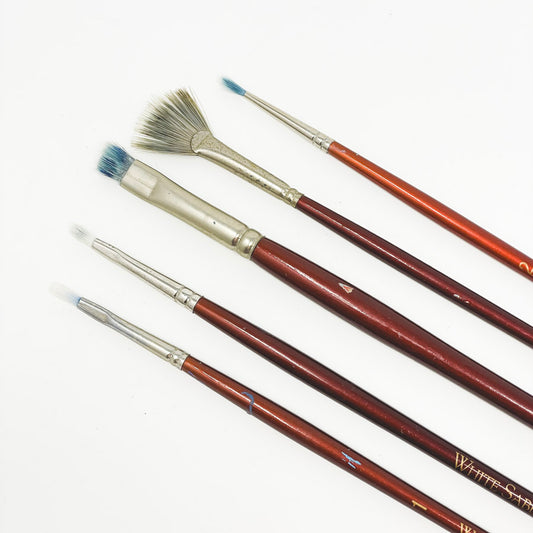 Bundle of Five Asst Red Handled Simmons Paintbrushes