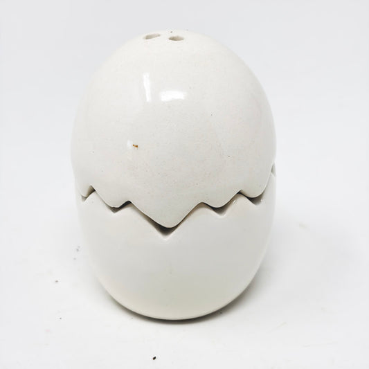 Cracked Egg Salt & Pepper Shaker Set