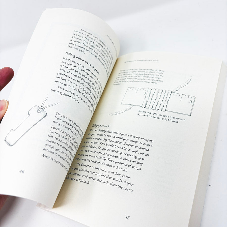 Spinning in the Old Way Book by Priscilla Gibson-Roberts
