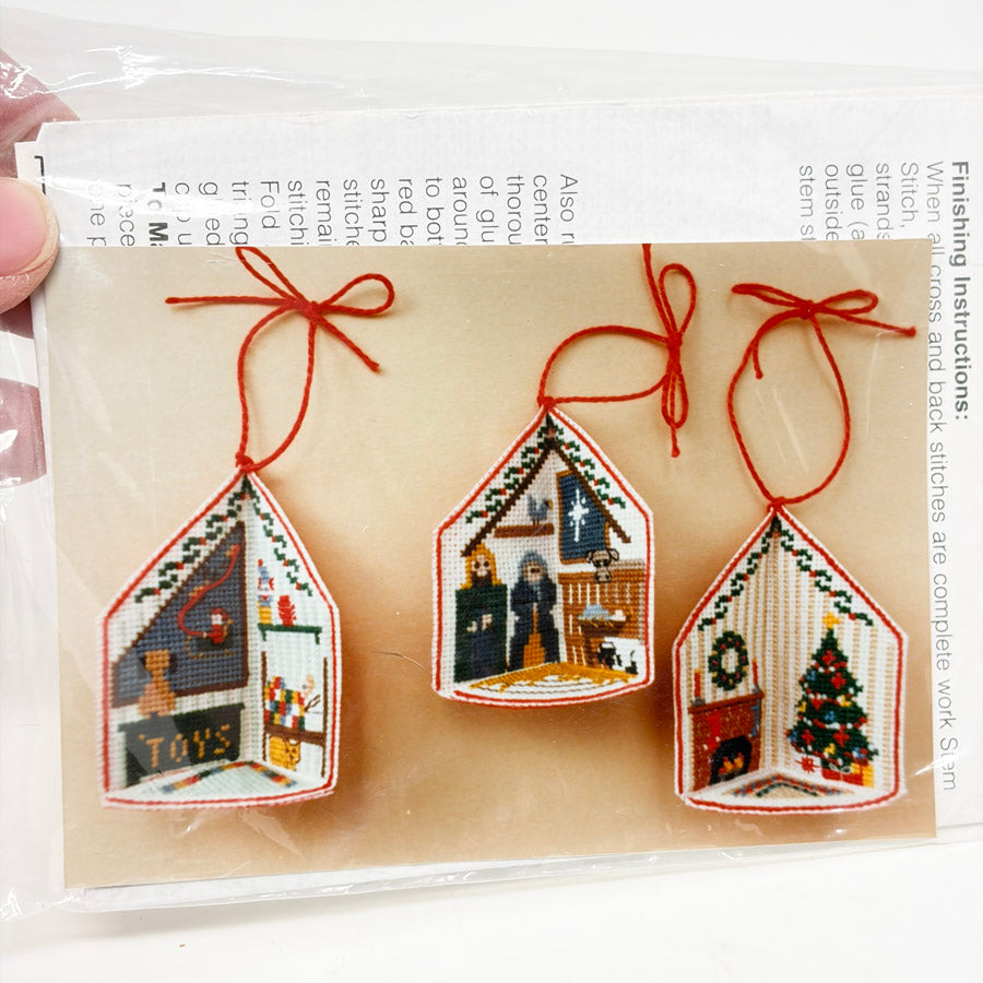 Christmas Corner Cameos Needlepoint Ornament Pattern