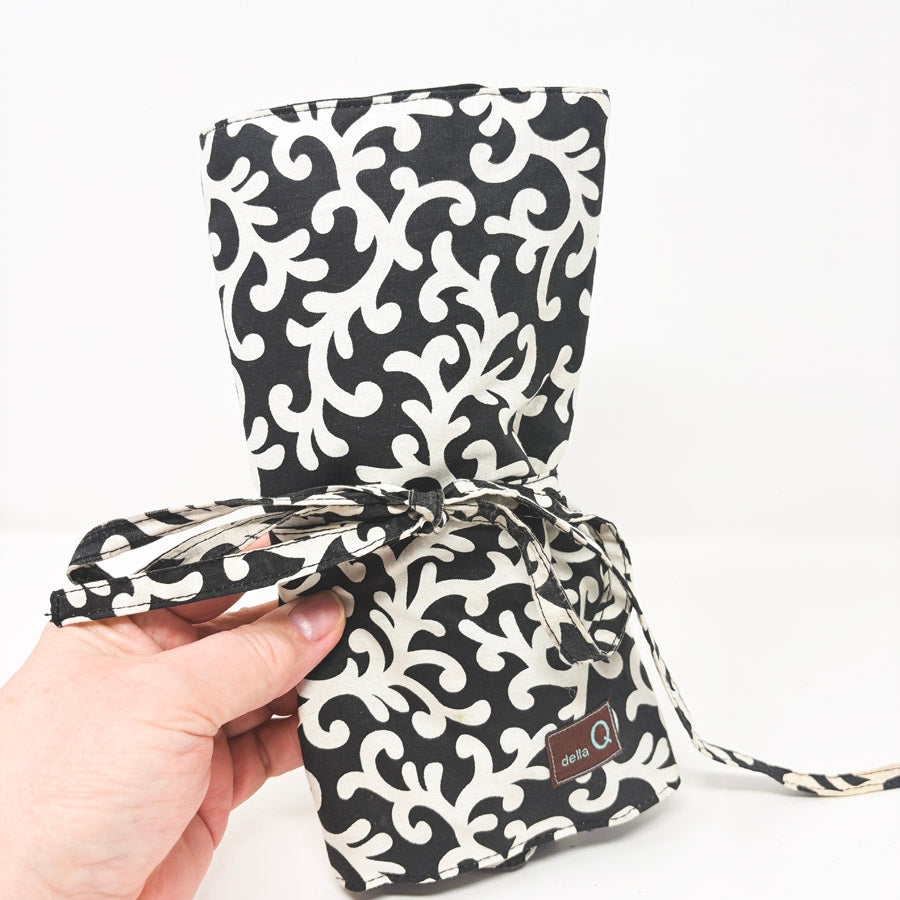 Della Q Interchangeable Needle Case