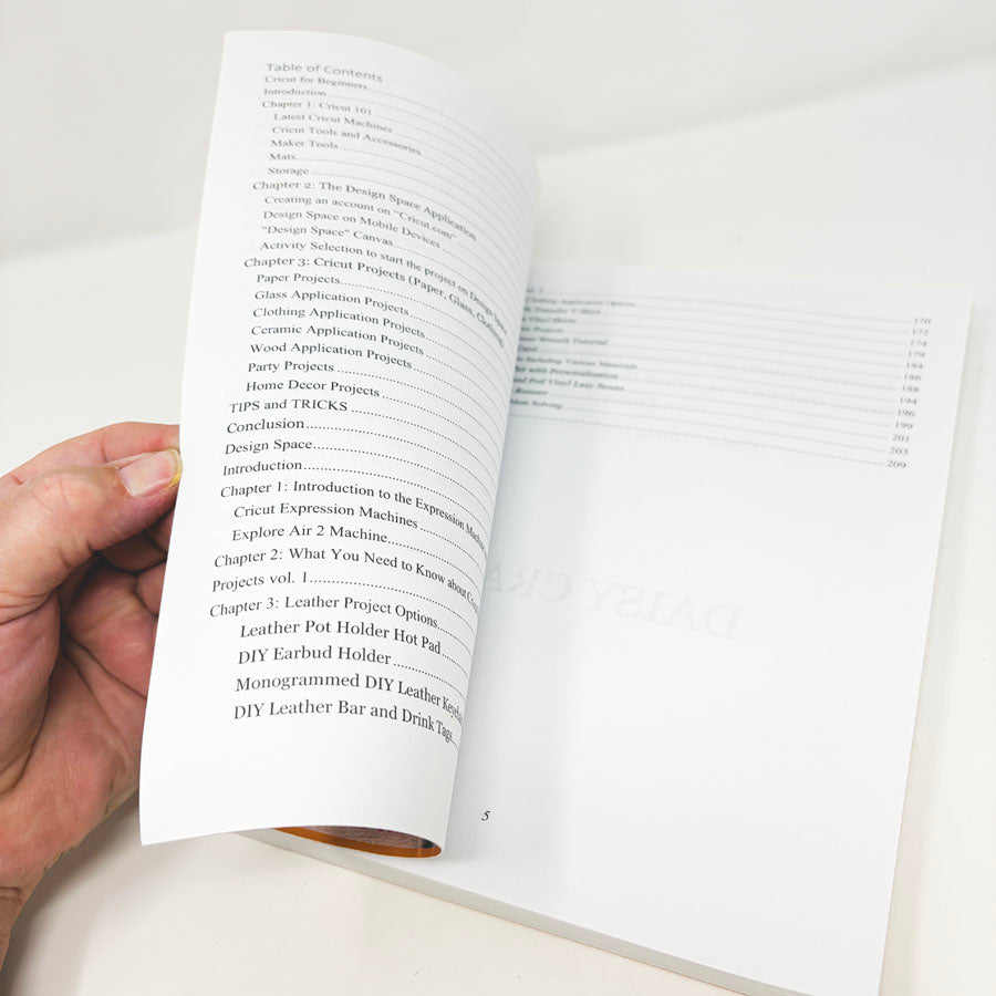 2021 Cricut Maker Book by Daisy Craft