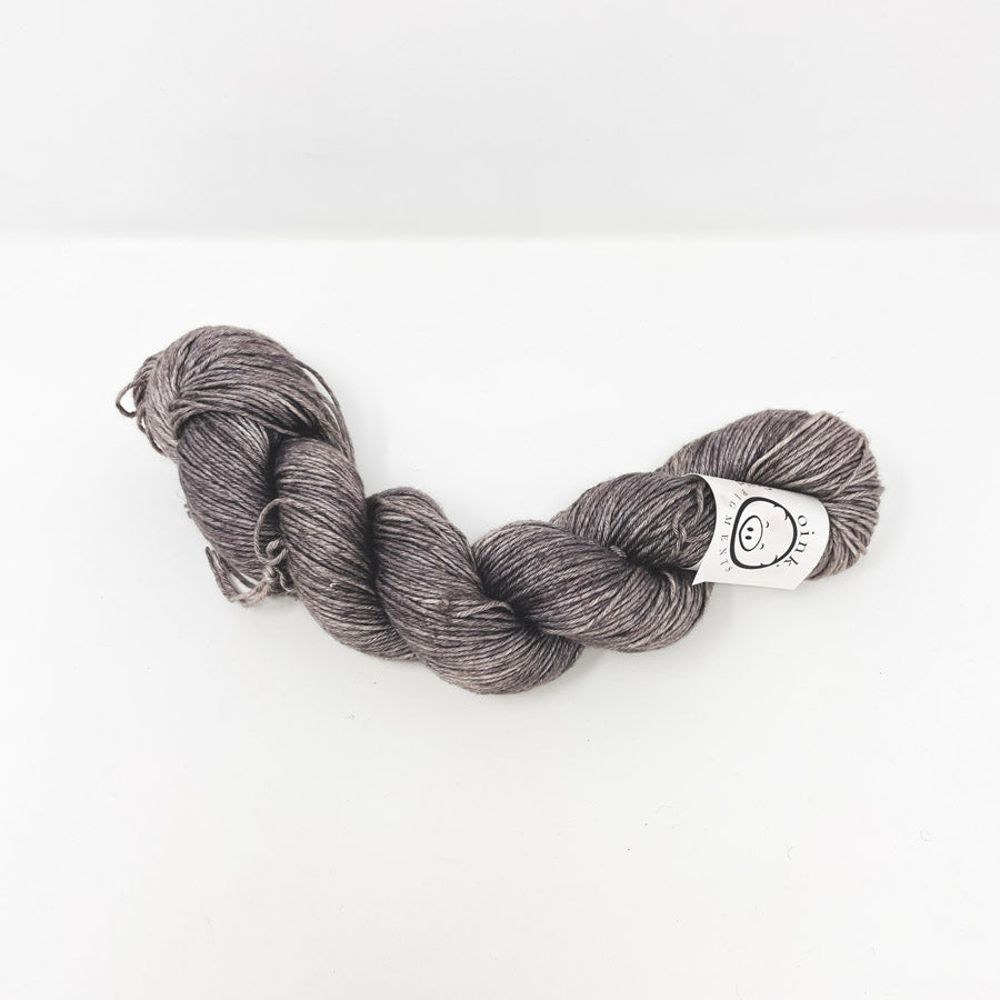Oink Pigments Guild Silk/Linen Yarn – Bittersweet