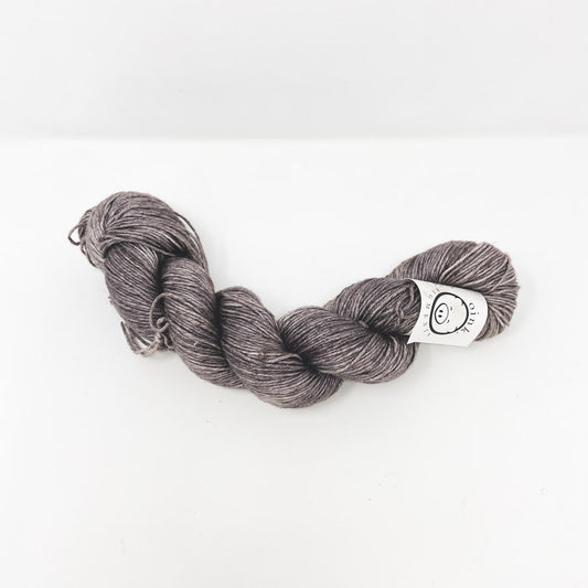 Oink Pigments Guild Silk/Linen Yarn – Bittersweet