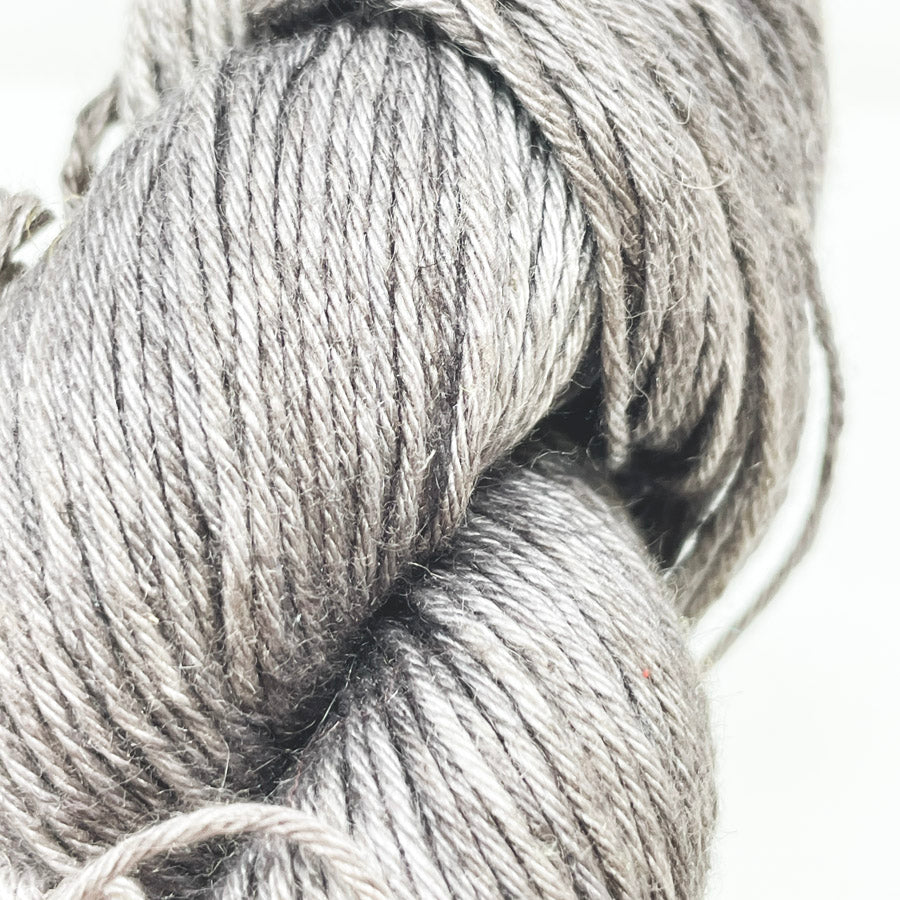 Oink Pigments Guild Silk/Linen Yarn – Bittersweet