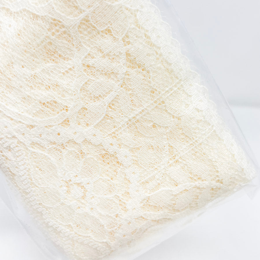 Cream Floral Scallop Lace- 4 yards, 3" wide