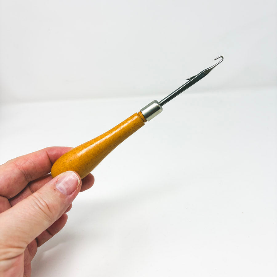 Assorted Rug Latch Hook Tool (1)