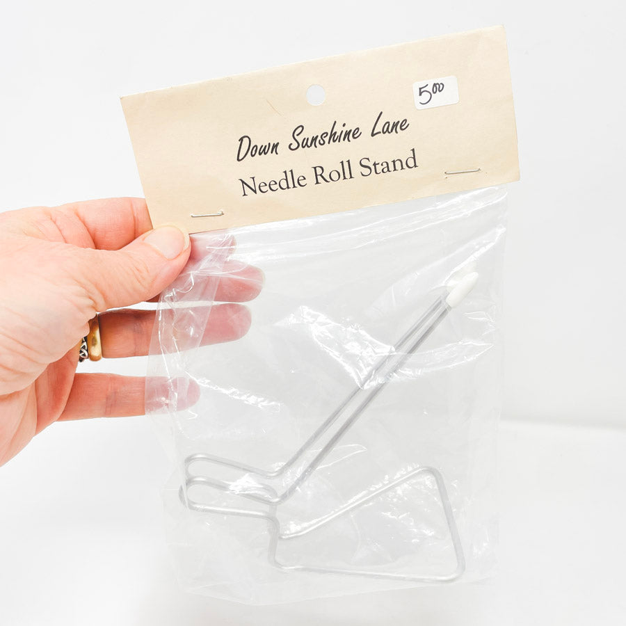 Metal Needle Roll Stand (1)