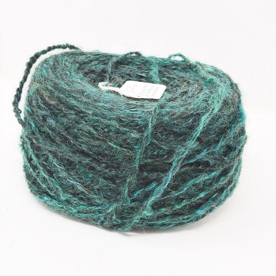 Dark Green Wool Yarn by Jarosz