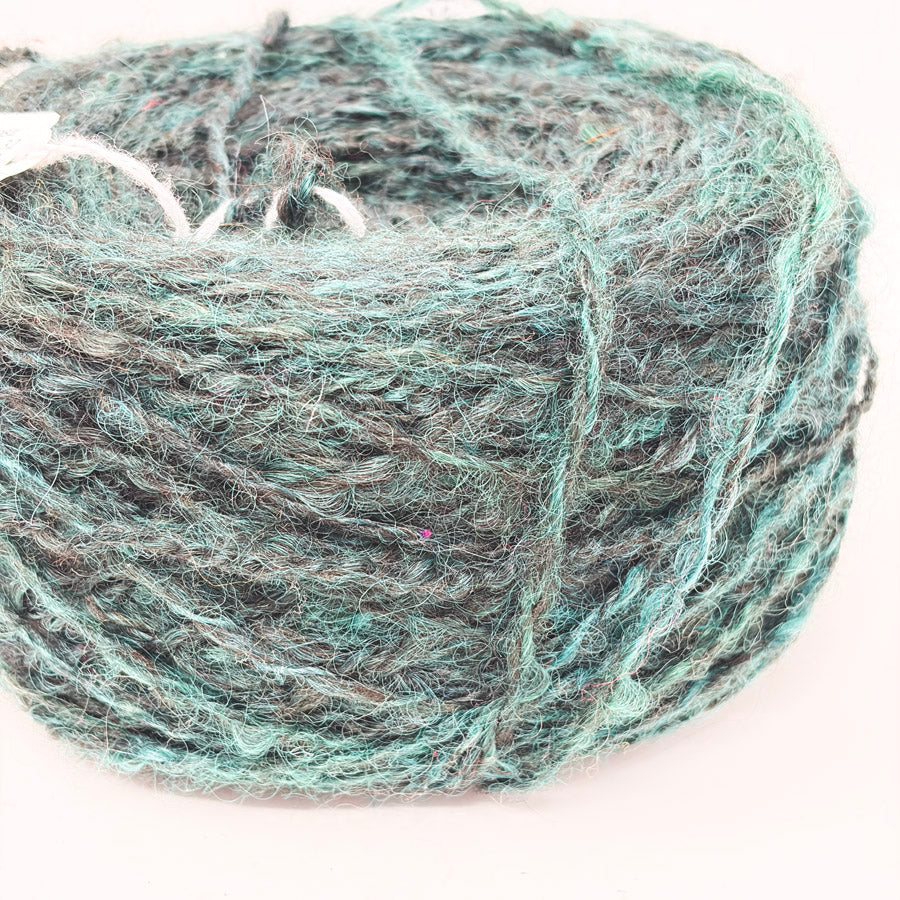 Dark Green Wool Yarn by Jarosz