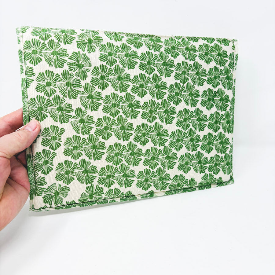 Piece O' Cake Designs - Quilter's Applique Caddy - Organizer Folio