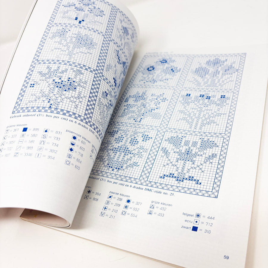 Het kruisstekenboek (The Cross-Stitch Book) by Masano Onoe