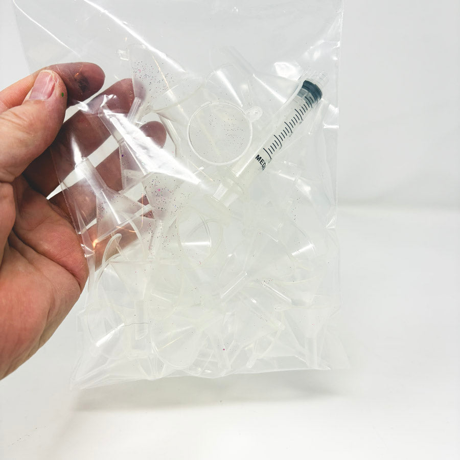 Resin Supplies: Plastic Funnels with Syringe