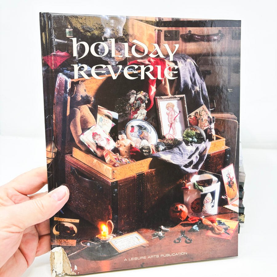 Leisure Arts Christmas Remembered Cross Stitch Pattern Book Series