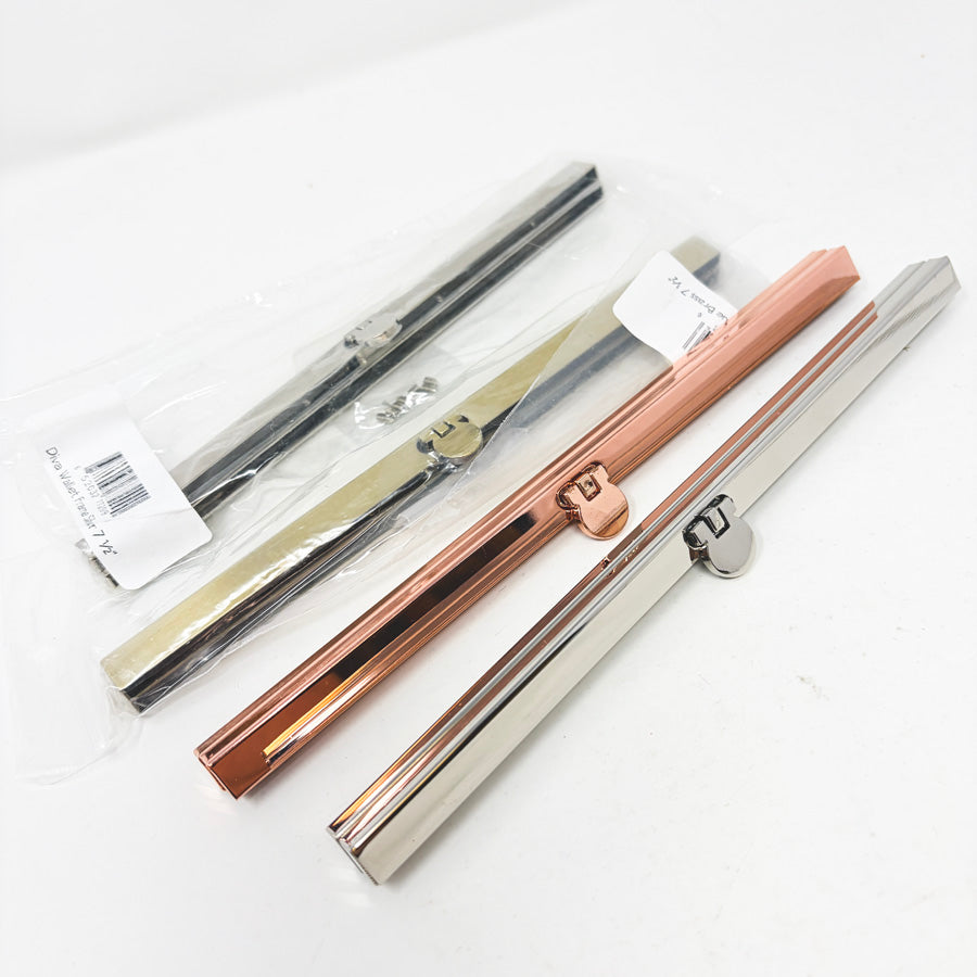 7.5" Diva Wallet Frame (1)