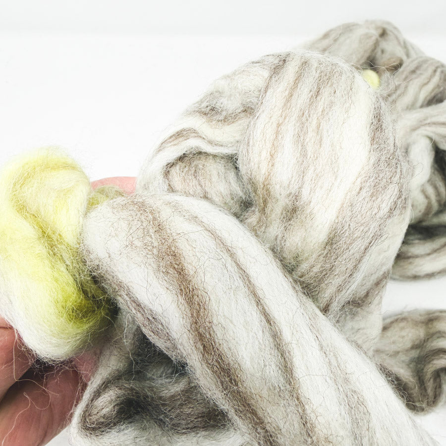 Marbled Cream Coffee Roving – 4.1 oz