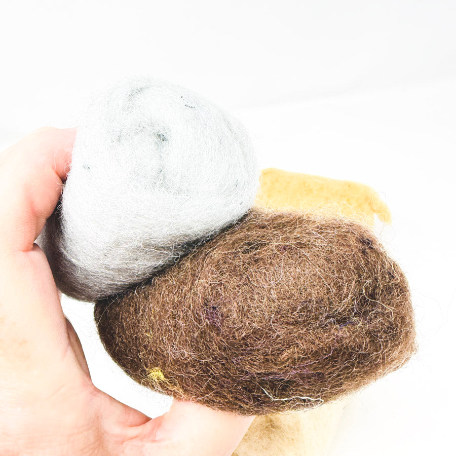 Bundle of Neutral Wool Roving (5)