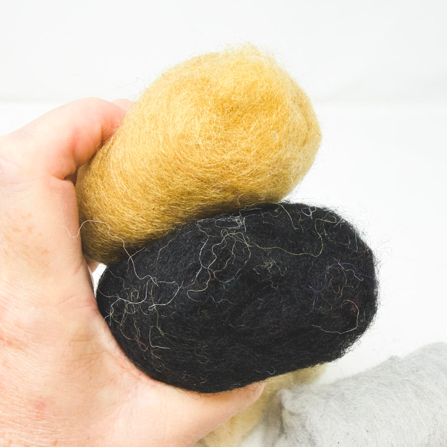 Bundle of Neutral Wool Roving (5)