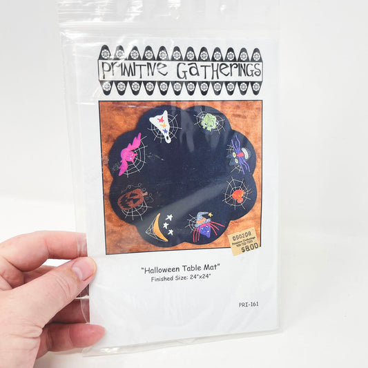 Halloween Table Mat Sewing Pattern by Primitive Gatherings