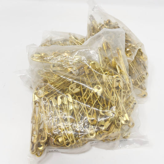 Medium Bag of Gold Safety Pins (1)