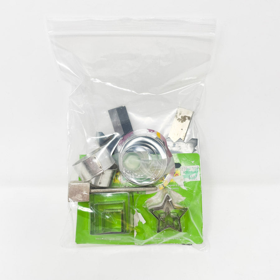 Bag of Clay Cutting Shapes and Blades
