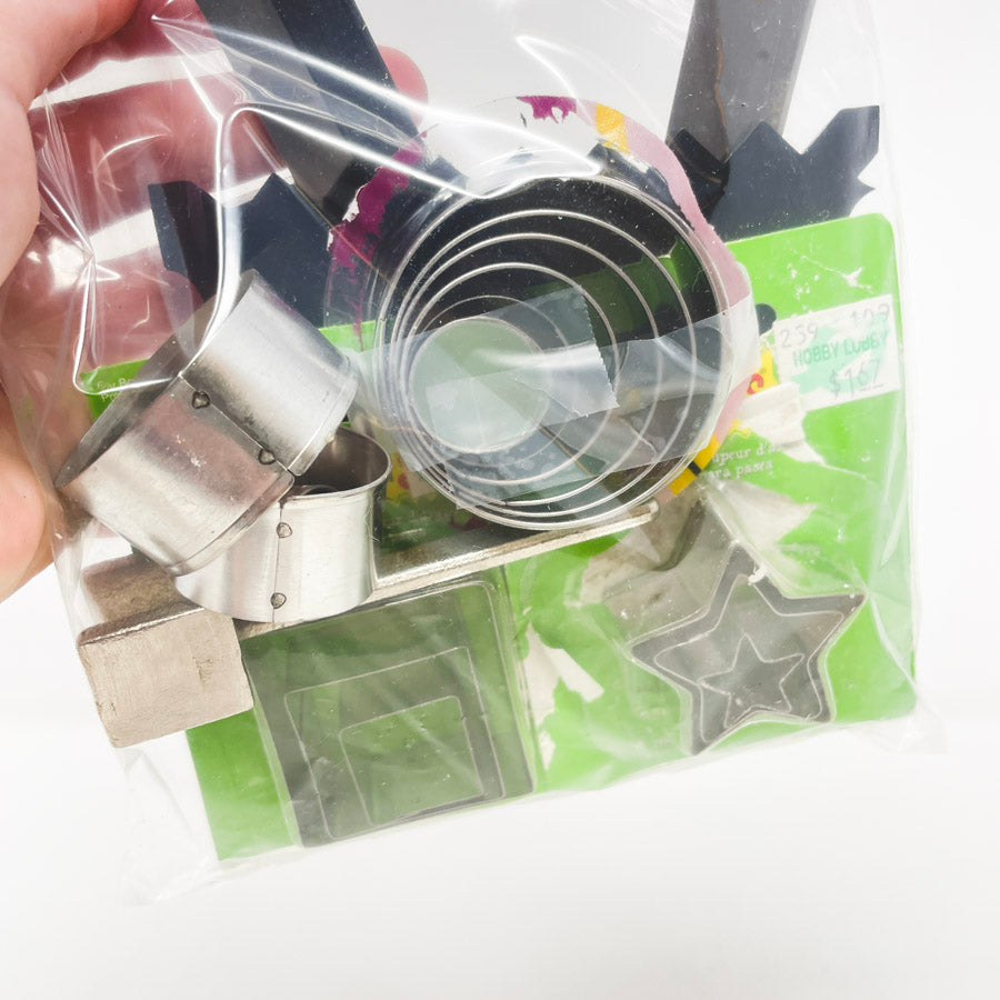 Bag of Clay Cutting Shapes and Blades