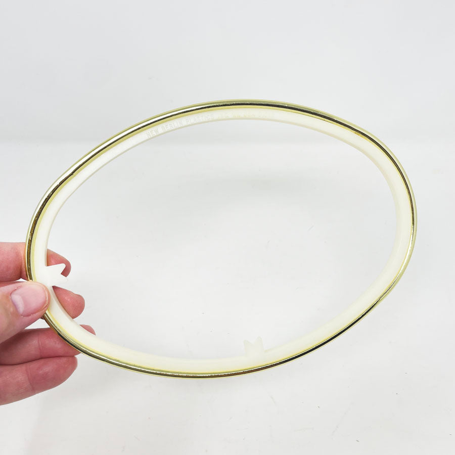 Plastic Oval Embroidery Hoop 4.5" x 9"