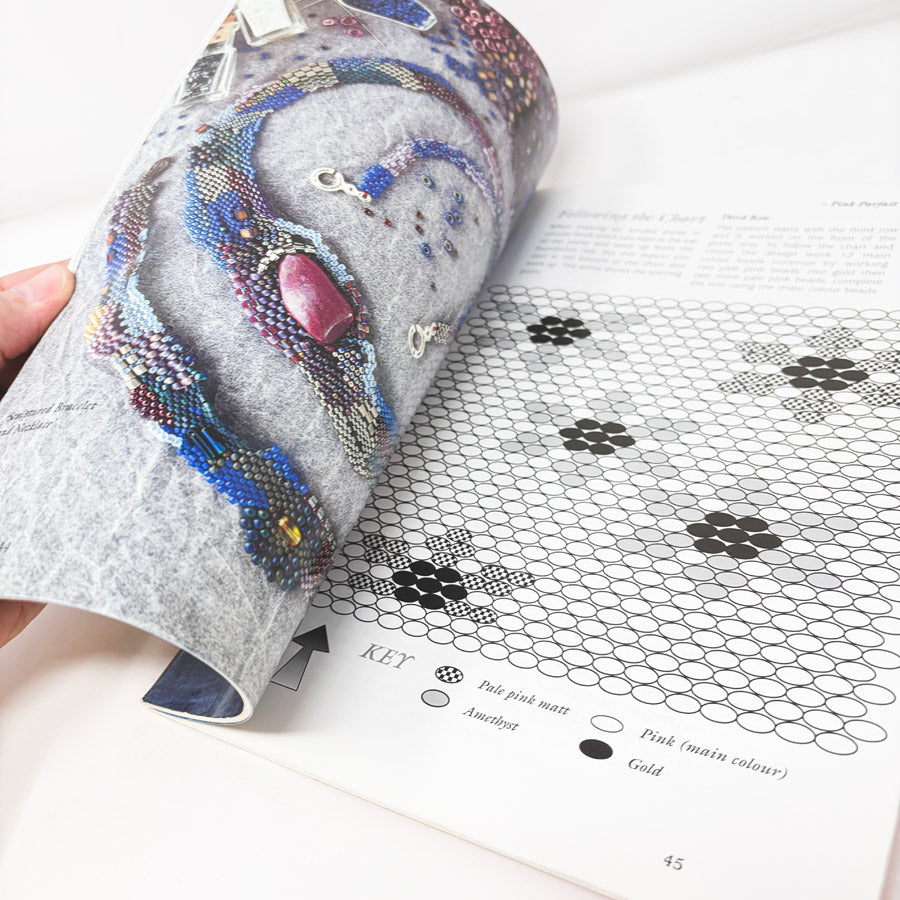 Time for Beads: An Exciting Selection of Hand Held Beading Projects by Julie Jackson