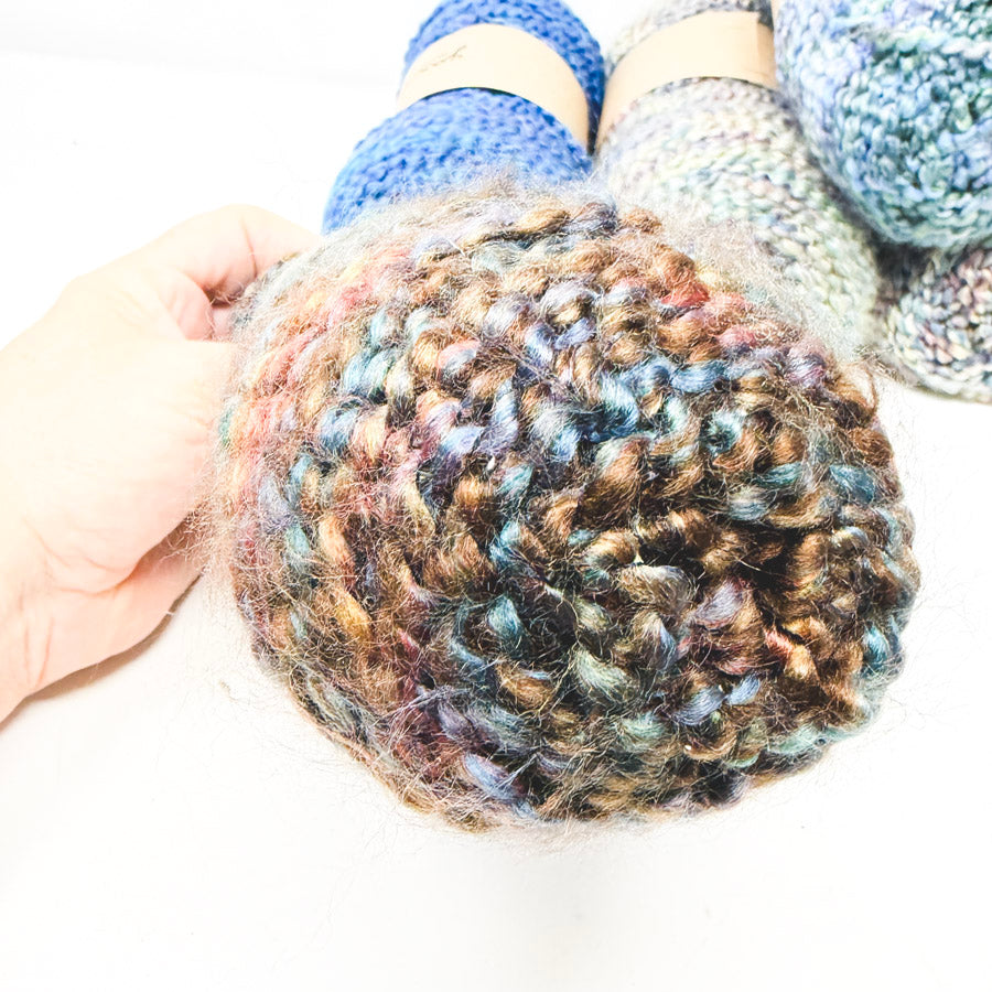 No Label Yarn (Lion Brand Homespun?) (1)