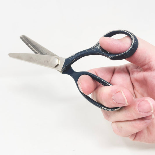 Betsy Ross Pinking Shears