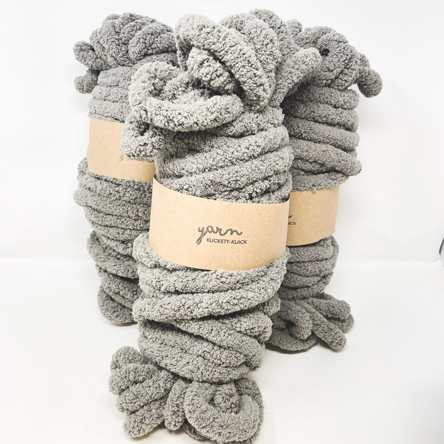 Super Chunky Gray Chenille Blanket Yarn (1)