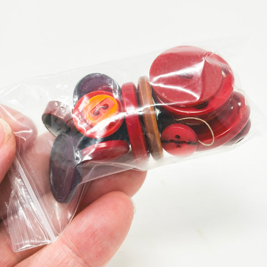 Red Hues Button Bundle